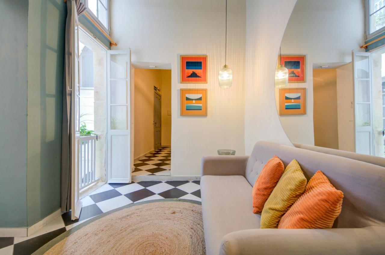 The House In Old Mint Street * La Valette
