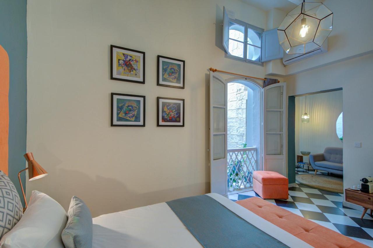 The House In Old Mint Street * La Valette