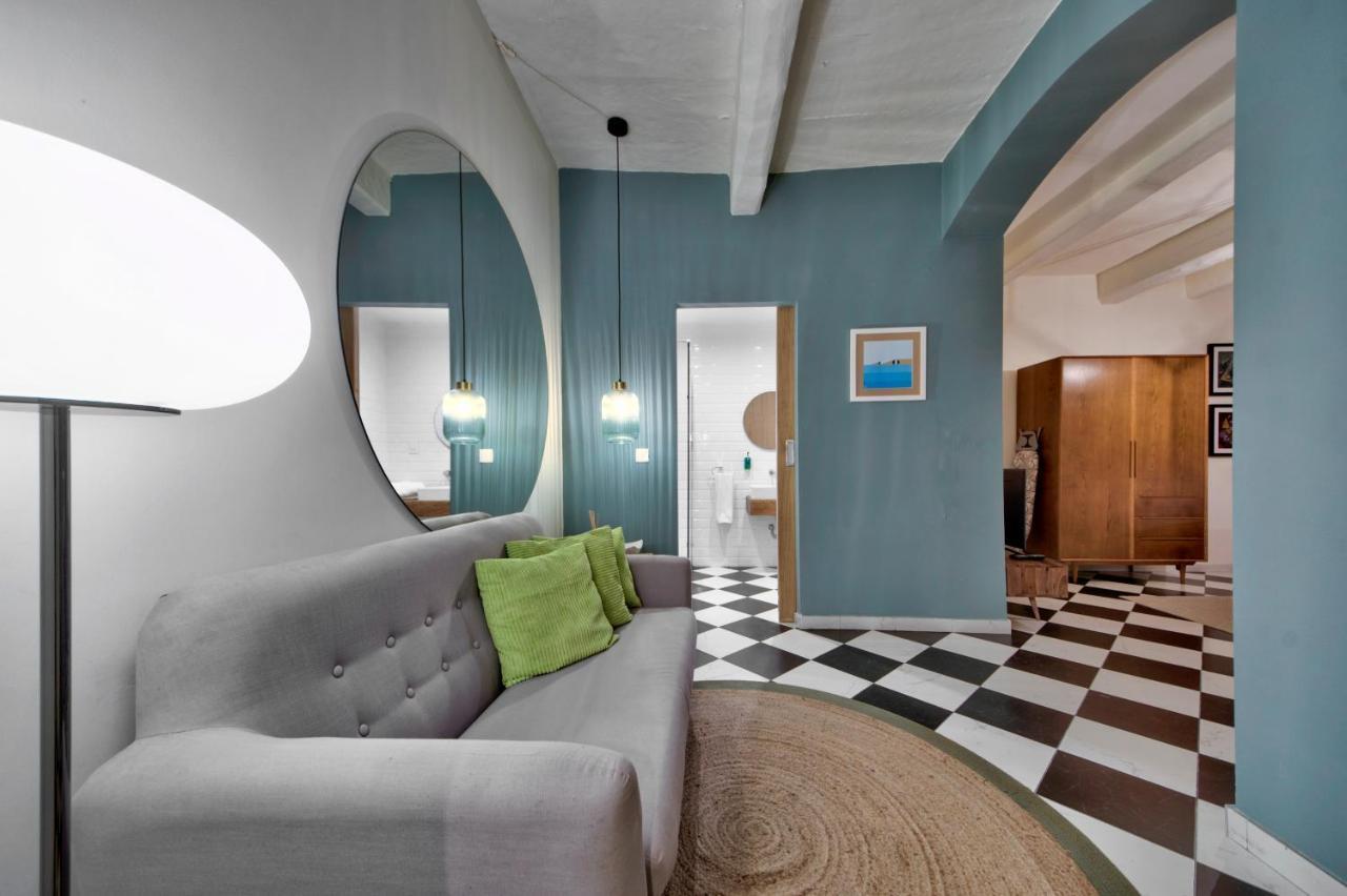 The House In Old Mint Street * La Valette